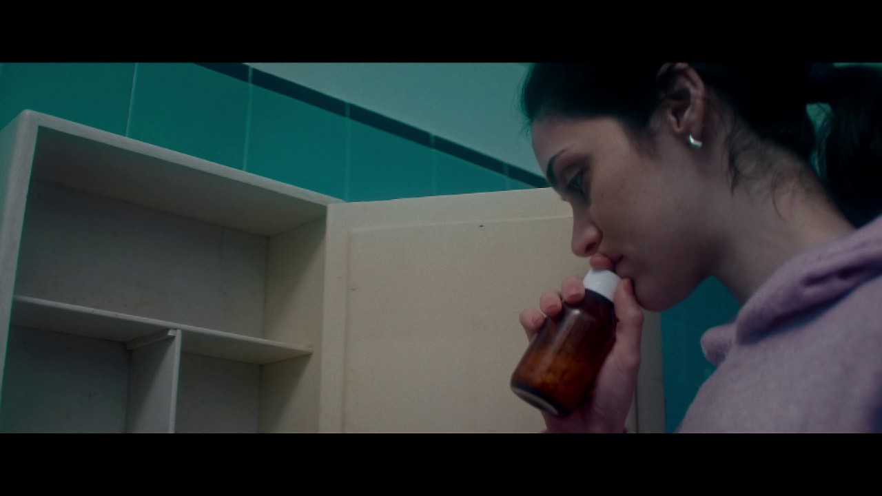 Ghosting Gloria (2021) WEB-DL Hindi 1080p AVC AAC 2.0 B4uHD.mkv.0002